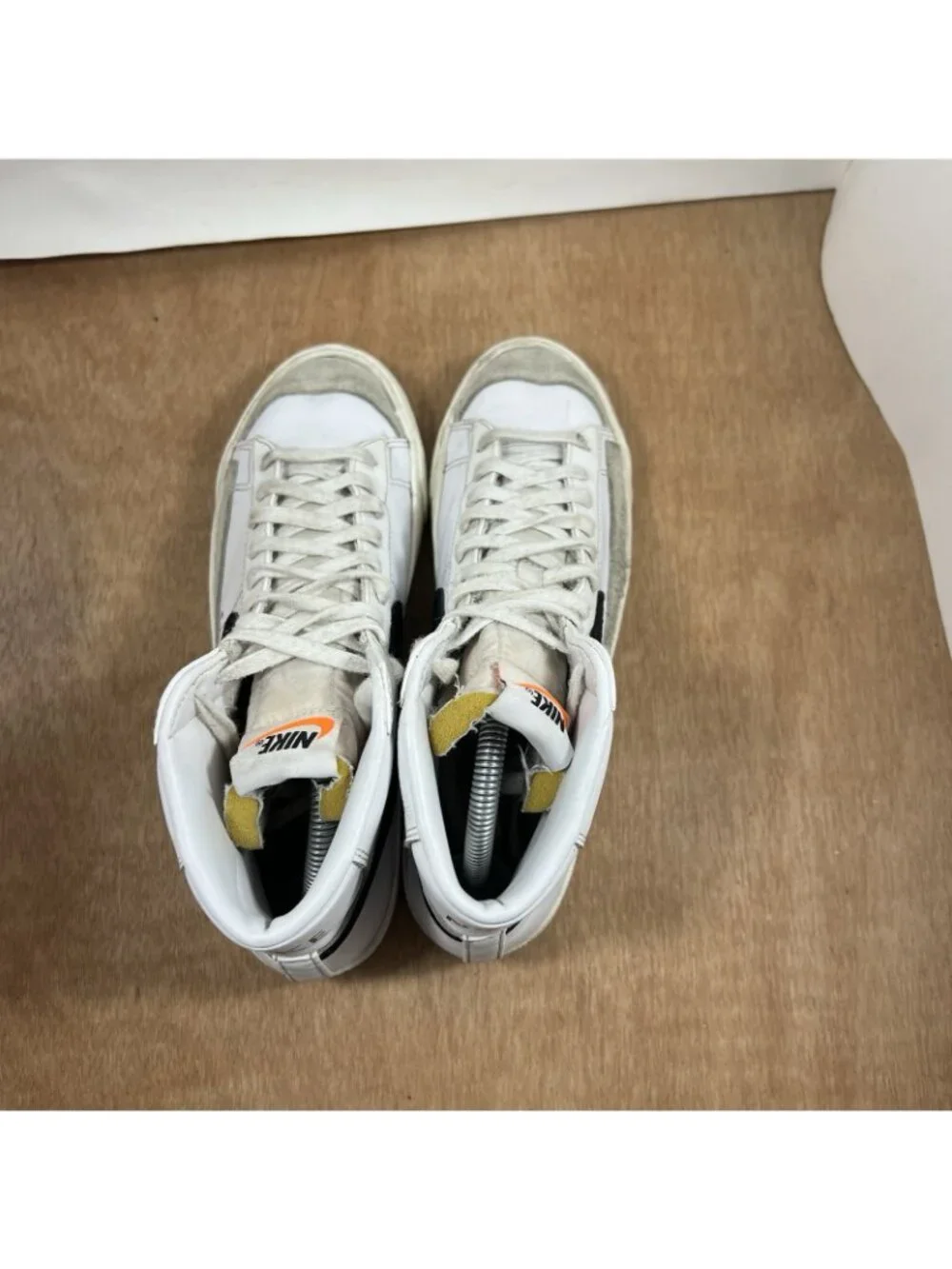 Nike Blazer Mid 77 Vintage Womens Size 9.5 White Black Basketball Shoes Sneakers